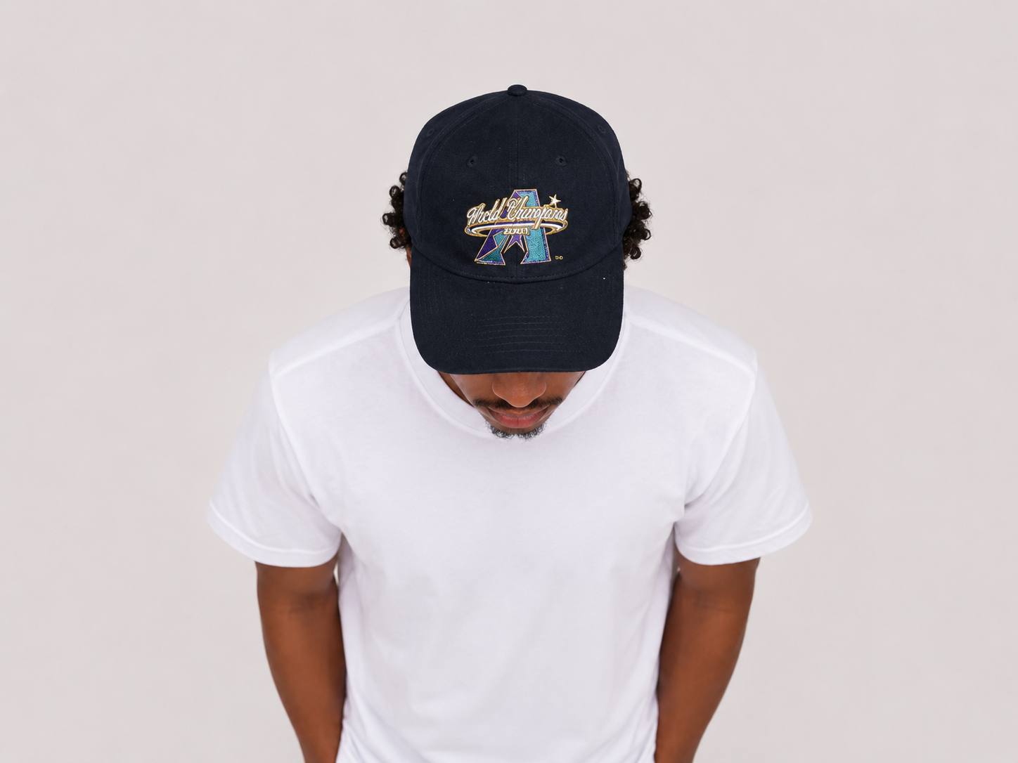 Top down view of a vintage Arizona Diamondbacks 2001 World Series Champions snapback hat in black